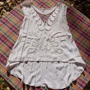 LF High-low White Lace Front Top with Low-cut Back